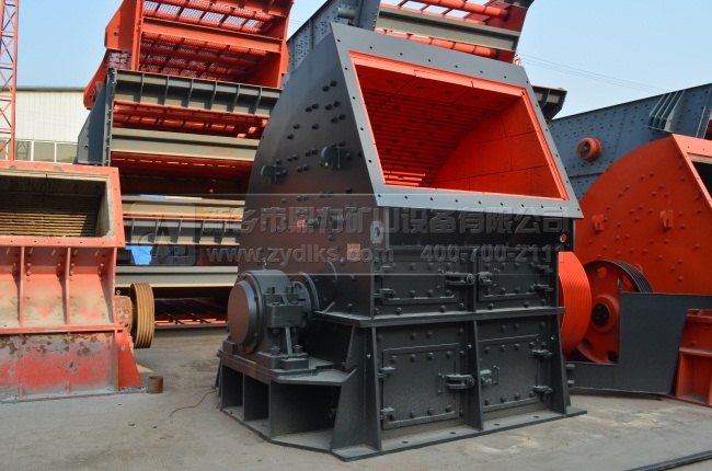 礦山開(kāi)采破碎機(jī)